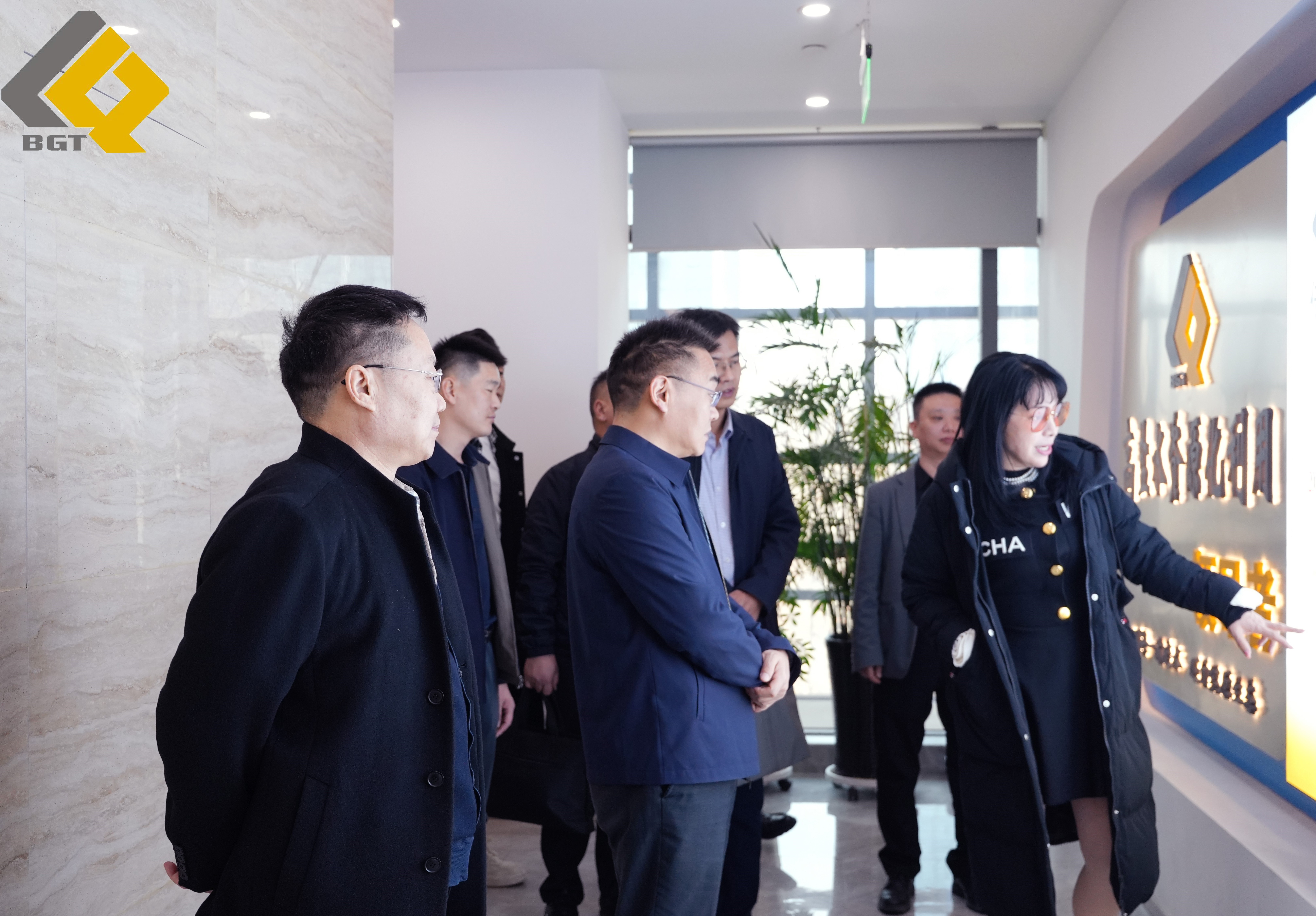 倍头条 | 和田地域行政公署回访豪门国际官网 积极推动战术合作