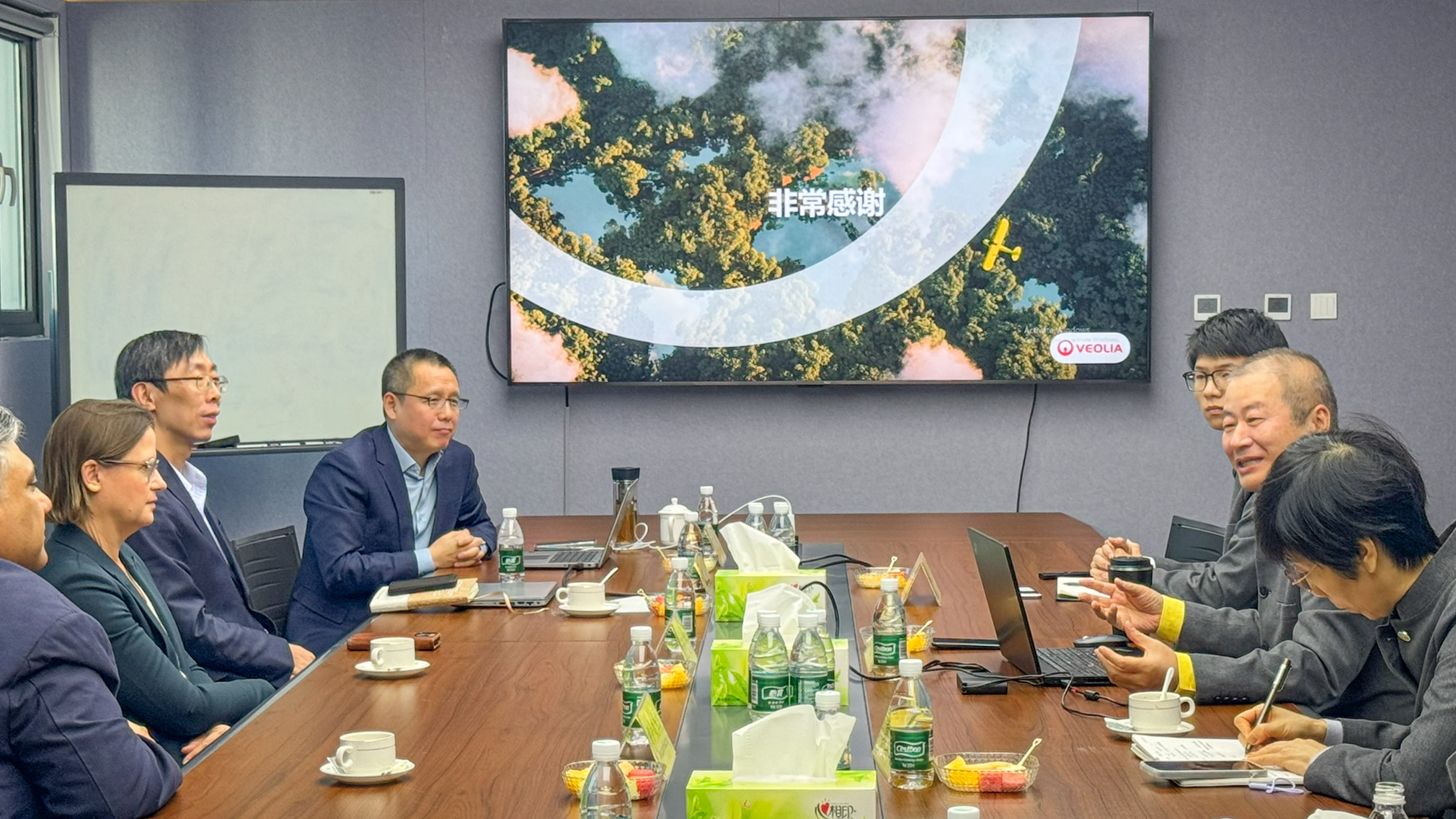 威立雅水务技术全球首席执行官CEO安兰蕙（Anne Le Guennec）一行光临豪门国际官网互换参观